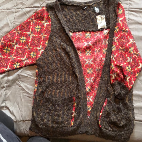 BKE Sweaters - Super cute BKE Boutique cardigan